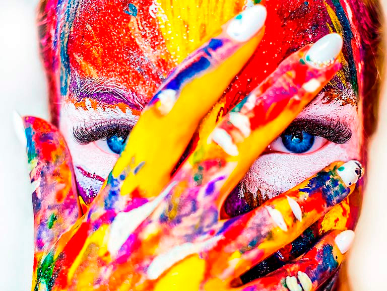 AT_Cara-pintada-Reinventa-tu-imagen-web